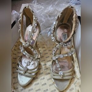 Badgley Mischka Gold Women's Shoes